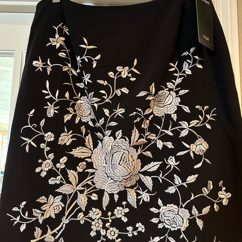 Karen Kane Black and White Floral Pencil Skirt